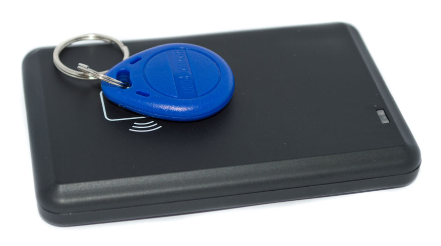 جاکلیدی RFID بر روی کلیدخوان RFID