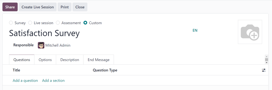 ظاهر یک فرم نظرسنجی خالی در برنامه نظرسنجی.
