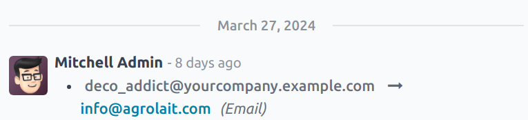 نمای نزدیک از یک رشته کادر پیام با به‌روزرسانی یک رکورد مخاطب.