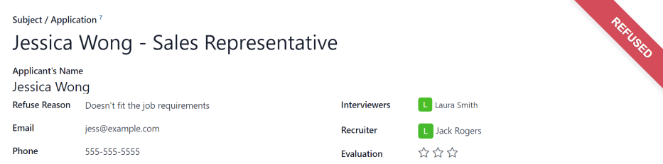 کارت متقاضی با برچسب رد شده که به رنگ قرمز در گوشه بالا و چپ ظاهر می‌شود.