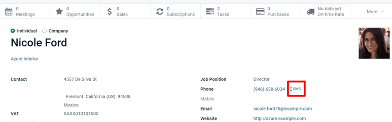 آیکون پیامک در فرم تماس یک فرد در برنامه مخاطبان سازمان‌یار.