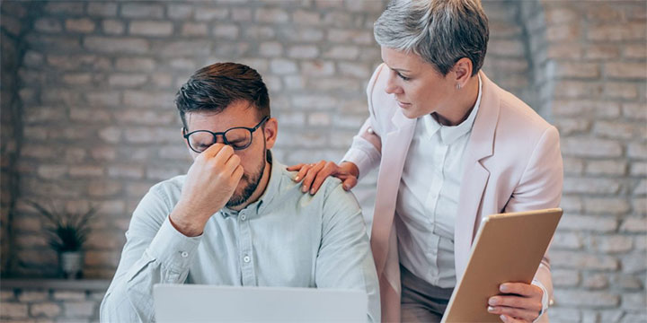 فقدان تحلیل انتقادی و سطحینگری  فقدان تحلیل انتقادی و سطحینگری