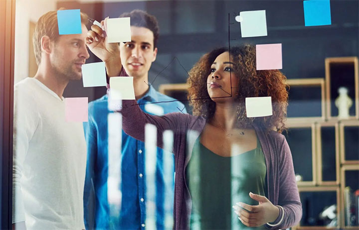 کار بر روی نسخههای مختلف و اعمال هوشمند اختلافها کار بر روی نسخههای مختلف و اعمال هوشمند اختلافها