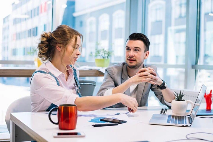 چرا گوش دادن فعال در فروش اهمیت دارد؟