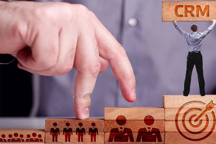 چگونه نرم افزار CRM را انتخاب و سپس خریداری کنیم؟