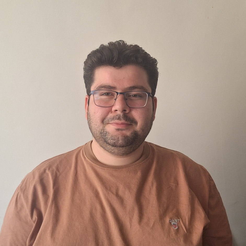 شریک تجاری بهادر آزادی