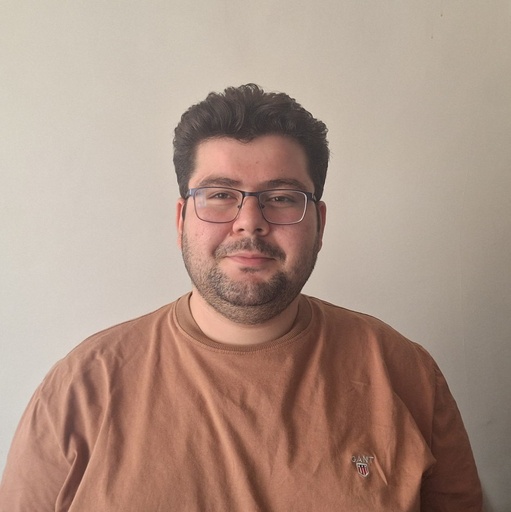 شریک تجاری بهادر آزادی